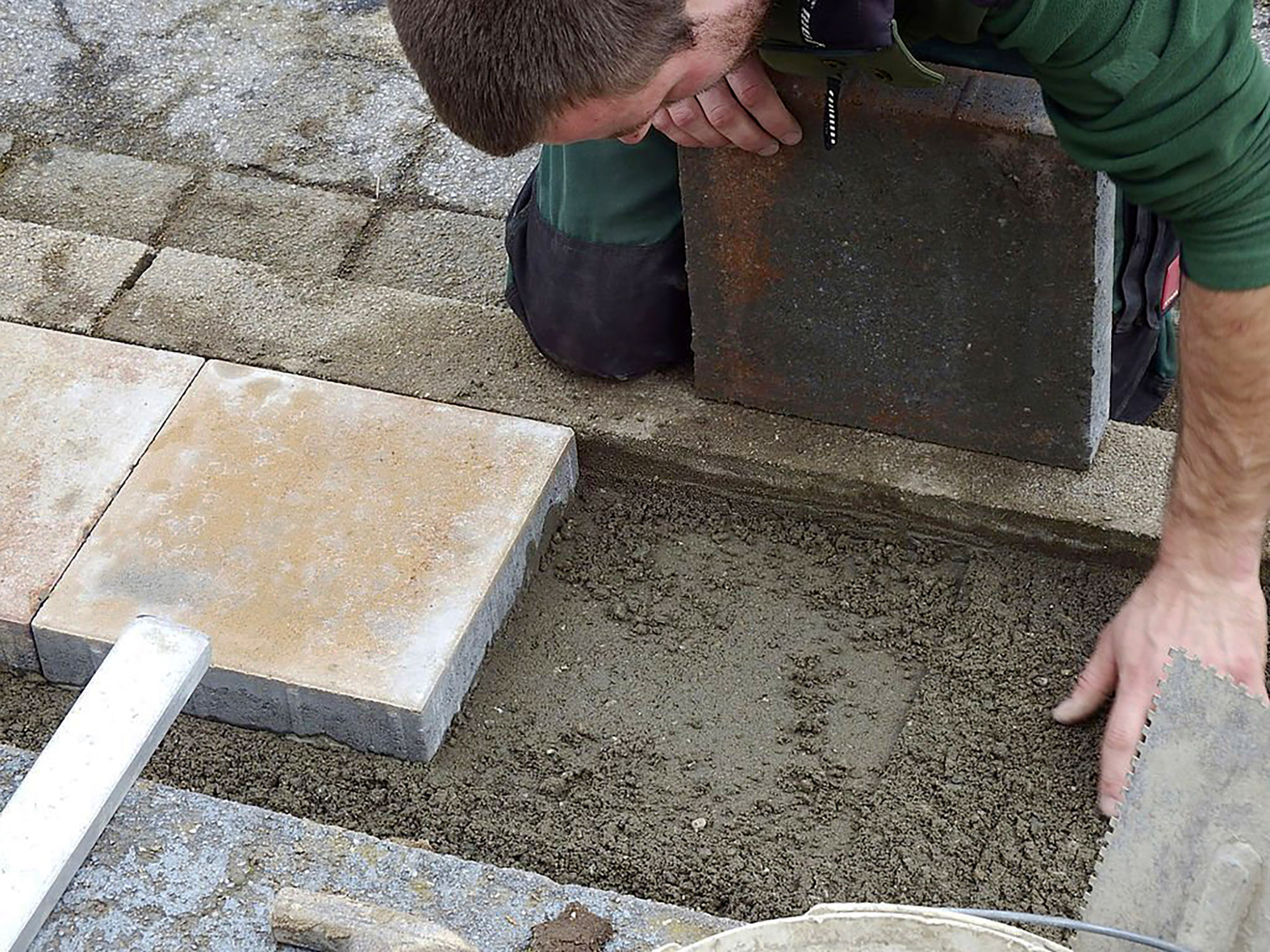укладка брусчатки на бетонное основание