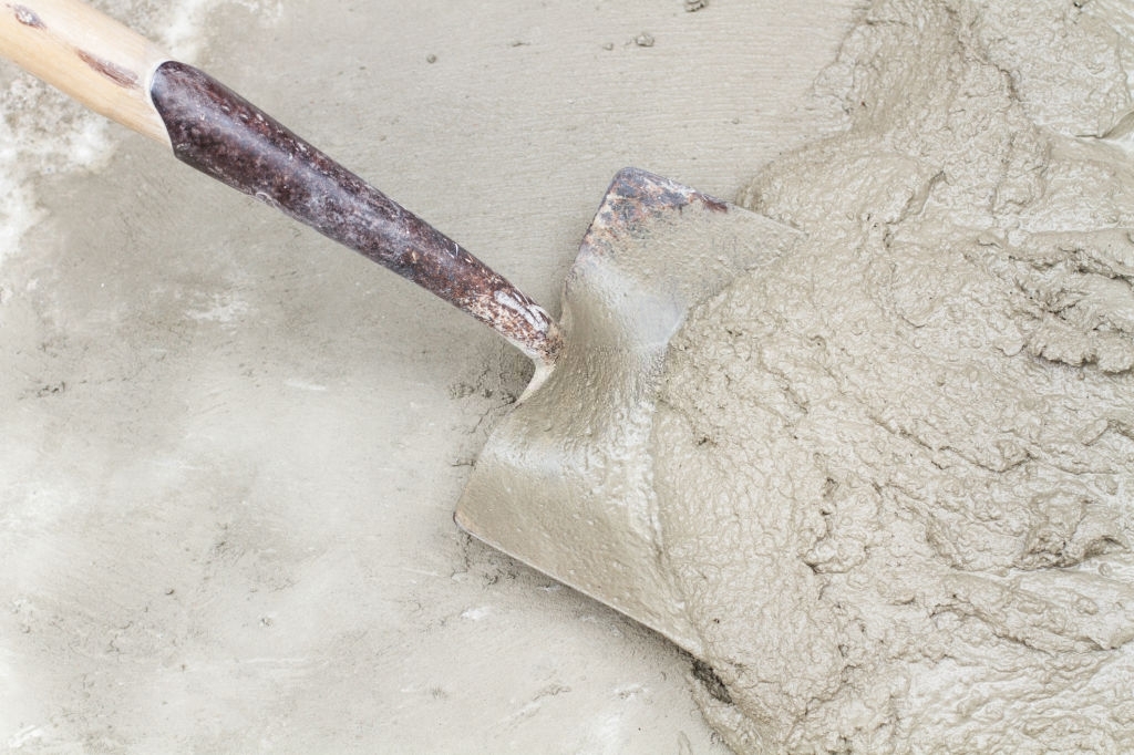 лопата цементного раствора