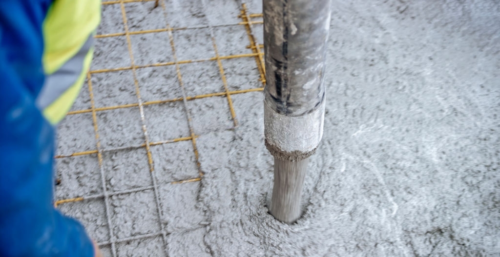 Заливка бетона бетононасосом АБН 36 метров