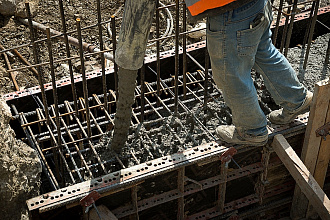 подача бетона бетононасосом